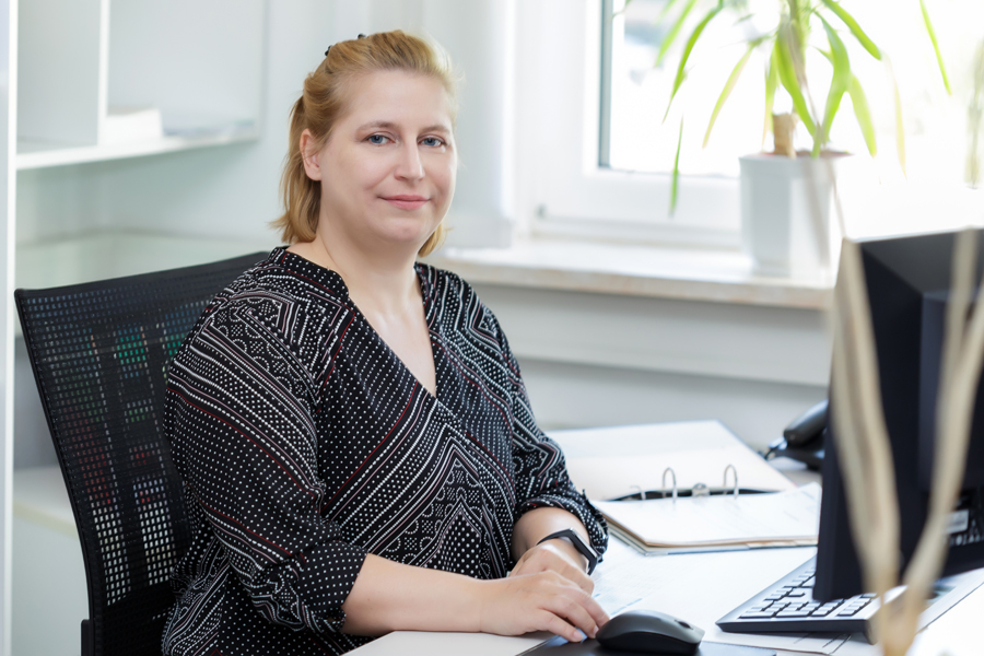 Katja Küchler, Steuerfachangestellte